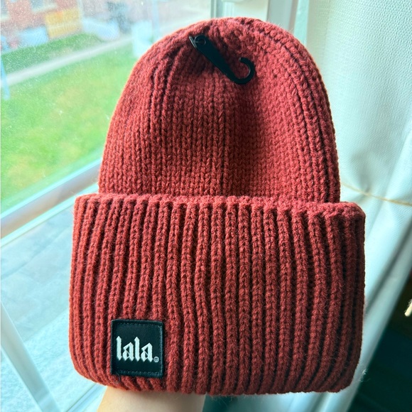 NWT Grunge Chic Label Beanie in ‘Brick’ - Picture 1 of 2